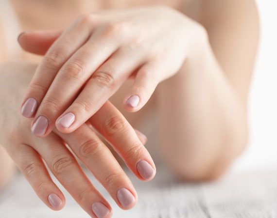 Wat zijn nagels eigenlijk en hoe houd je ze sterk?