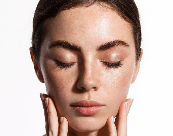 Pigmentvlekken, ouderdomsvlekken en sproetjes: oorzaken en tips