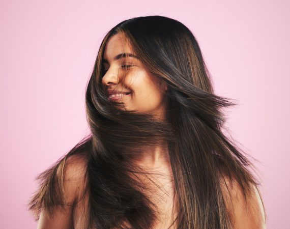 Hydratatie & glans: ontdek de nieuwe Weleda Hydro Shine haarverzorging